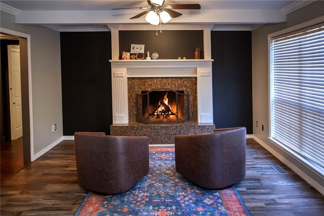 214 Canterbury Circle, Russellville, AR 72802