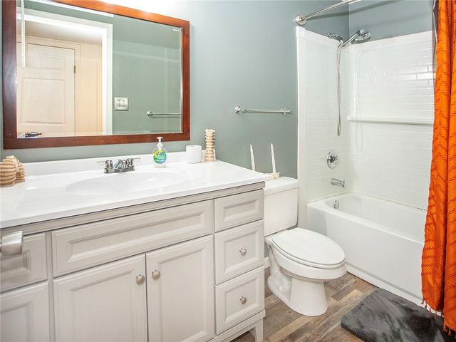 214 Canterbury Circle, Russellville, AR 72802