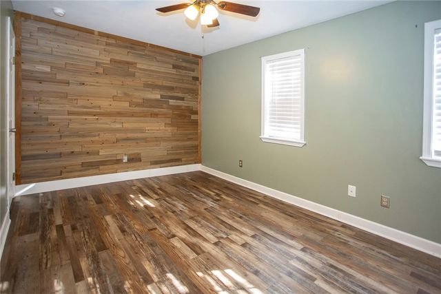 214 Canterbury Circle, Russellville, AR 72802