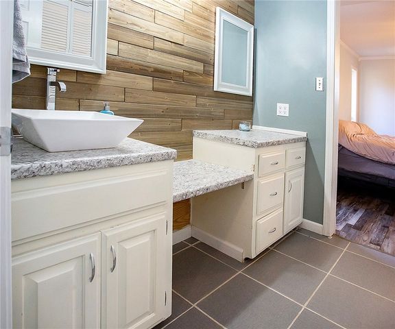 214 Canterbury Circle, Russellville, AR 72802