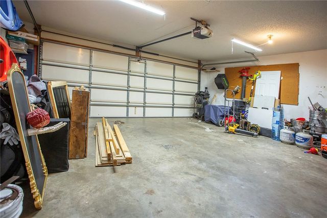 214 Canterbury Circle, Russellville, AR 72802