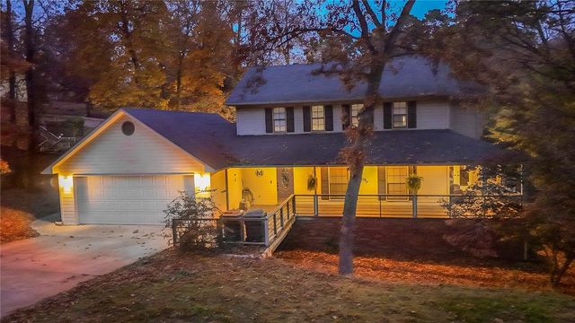 214 Canterbury Circle, Russellville, AR 72802