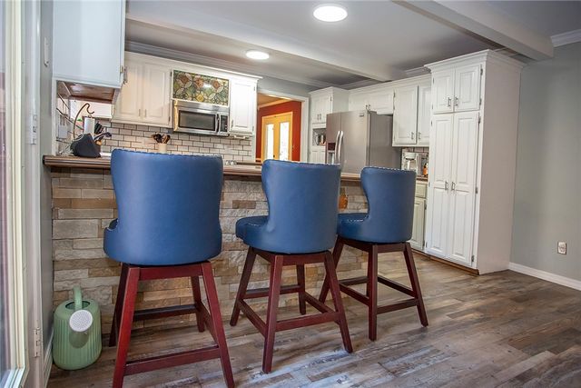 214 Canterbury Circle, Russellville, AR 72802