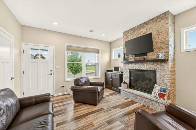 5692 Cornucopia Avenue NW, Rochester, MN 55901