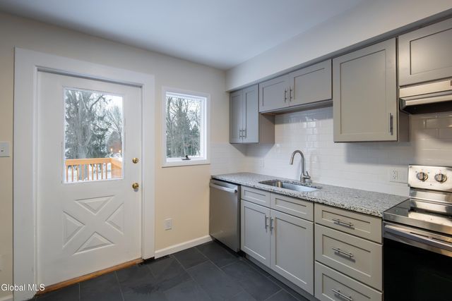 269 3rd Avenue, Rensselaer, NY 12144