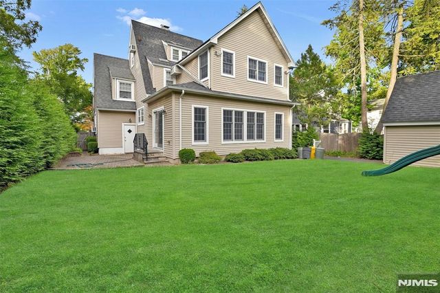 292 Edgewood Avenue, Teaneck, NJ 07666