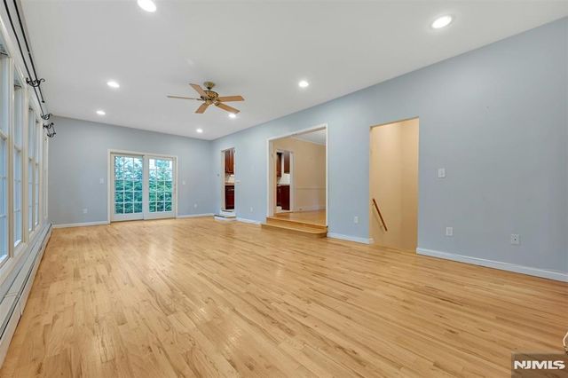 292 Edgewood Avenue, Teaneck, NJ 07666