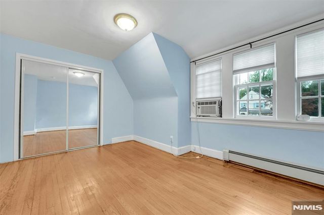 292 Edgewood Avenue, Teaneck, NJ 07666