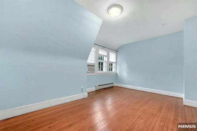 292 Edgewood Avenue, Teaneck, NJ 07666