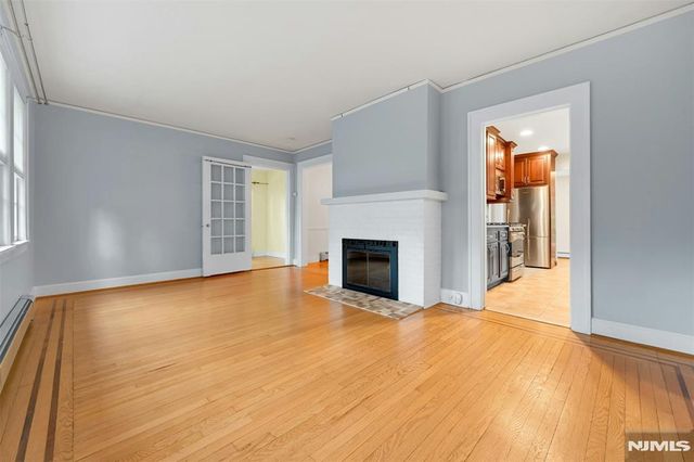 292 Edgewood Avenue, Teaneck, NJ 07666