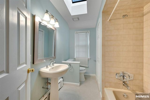 292 Edgewood Avenue, Teaneck, NJ 07666