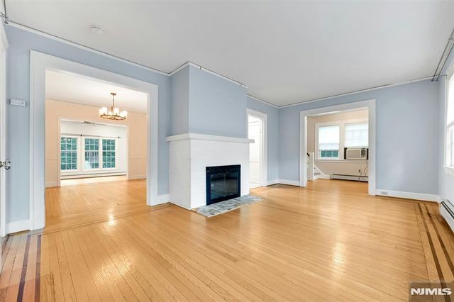 292 Edgewood Avenue, Teaneck, NJ 07666