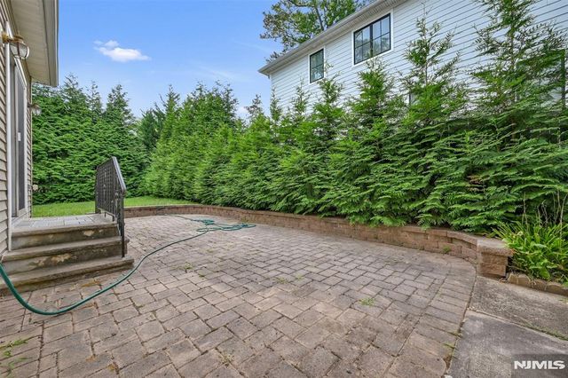292 Edgewood Avenue, Teaneck, NJ 07666