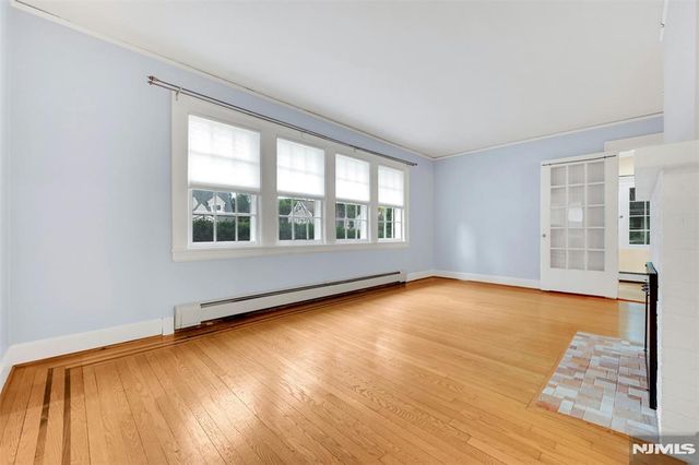 292 Edgewood Avenue, Teaneck, NJ 07666