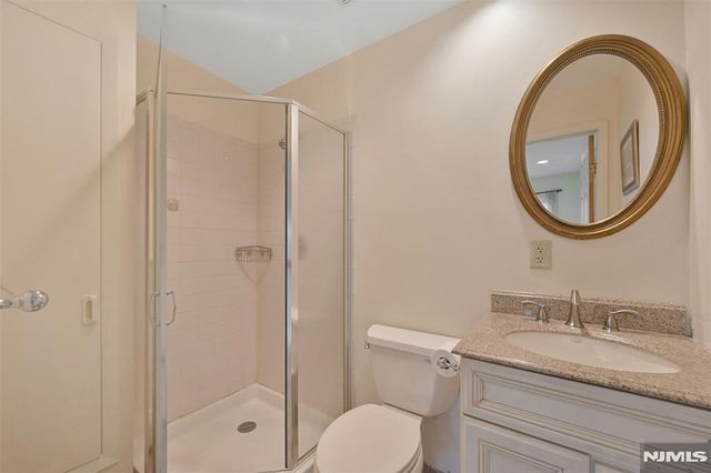292 Edgewood Avenue, Teaneck, NJ 07666