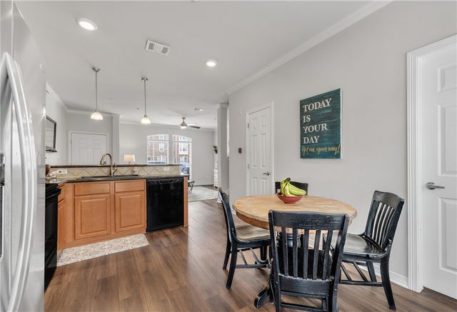305 Holleman Drive E 1702, College Station, TX 77840