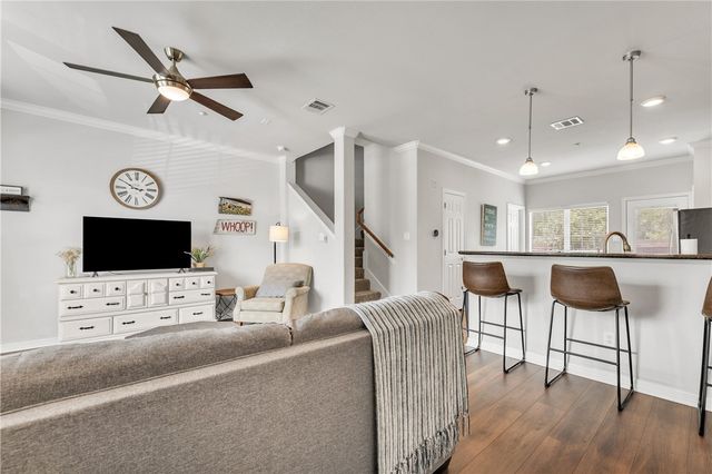305 Holleman Drive E 1702, College Station, TX 77840