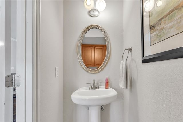 305 Holleman Drive E 1702, College Station, TX 77840