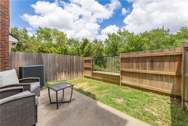 305 Holleman Drive E 1702, College Station, TX 77840