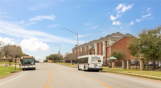 305 Holleman Drive E 1702, College Station, TX 77840