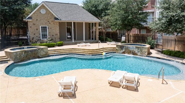 305 Holleman Drive E 1702, College Station, TX 77840
