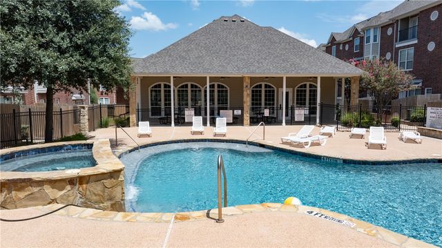 305 Holleman Drive E 1702, College Station, TX 77840