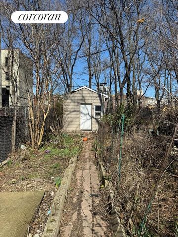 655 MAPLE Street, New York City, NY 11203