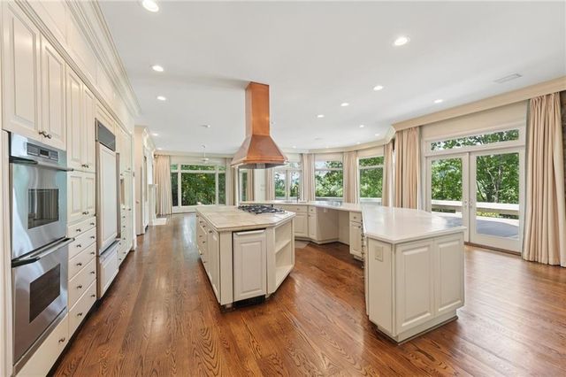 9415 Huntcliff Trace, Sandy Springs, GA 30350