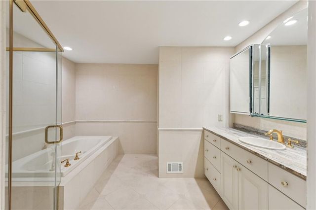 9415 Huntcliff Trace, Sandy Springs, GA 30350