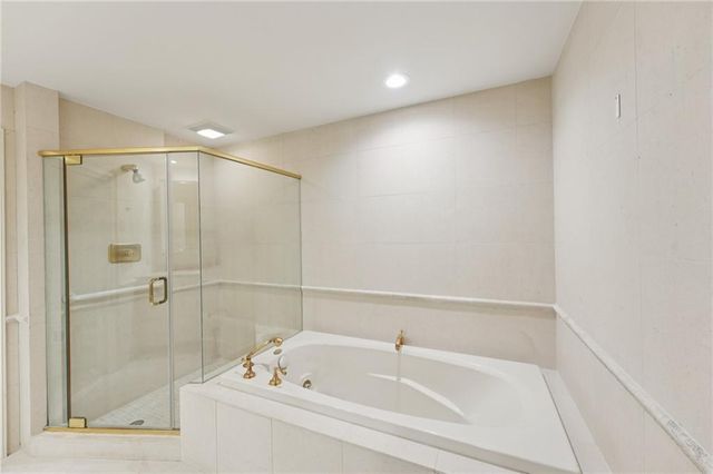 9415 Huntcliff Trace, Sandy Springs, GA 30350