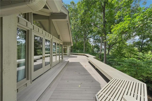 9415 Huntcliff Trace, Sandy Springs, GA 30350