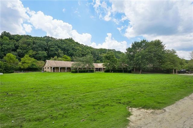 9415 Huntcliff Trace, Sandy Springs, GA 30350