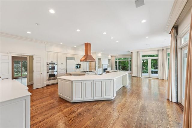 9415 Huntcliff Trace, Sandy Springs, GA 30350