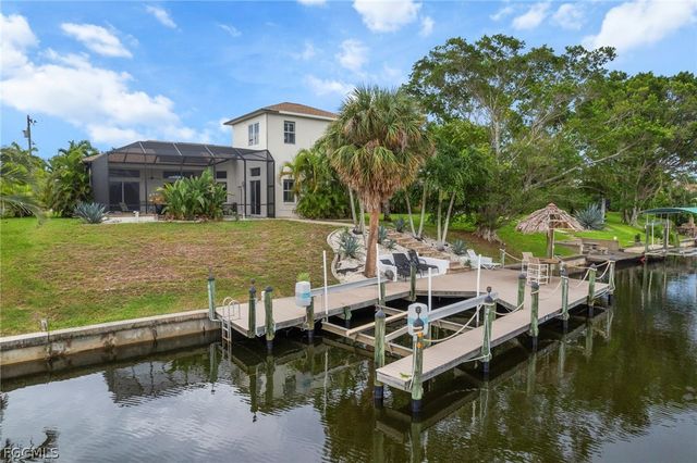 1426 SE 32nd ST, Cape Coral, FL 33904