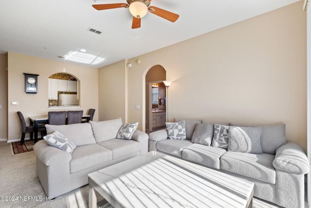 7801 POINT MEADOWS Drive 8406, Jacksonville, FL 32256