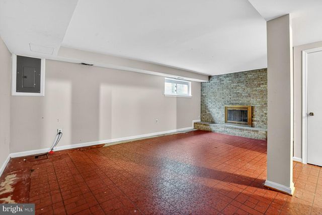 7937 BETHELEN WOODS LN, Springfield, VA 22153