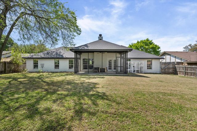 3229 Village Park Drive, Waco, TX 76708