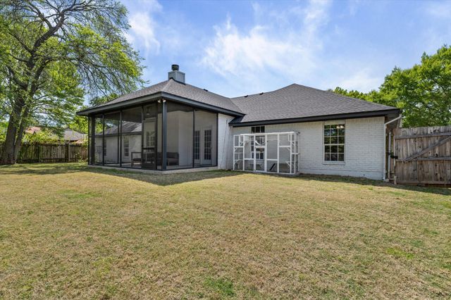 3229 Village Park Drive, Waco, TX 76708
