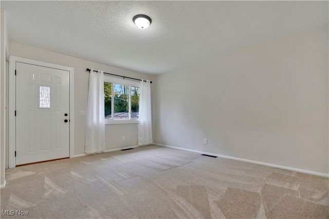 1938 Connecticut Avenue SE, Massillon, OH 44646