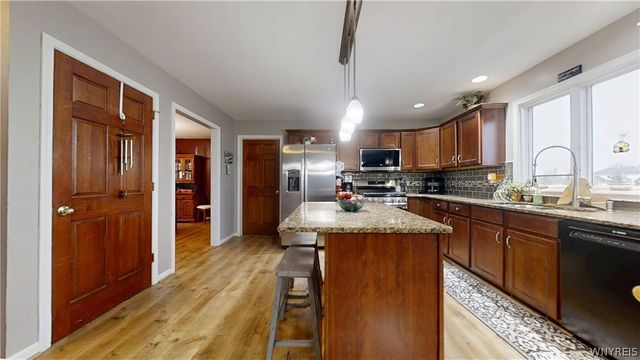 10 Muirfield Lane, Lancaster, NY 14086