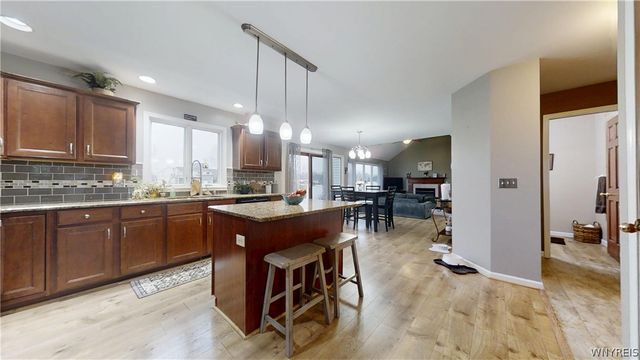 10 Muirfield Lane, Lancaster, NY 14086