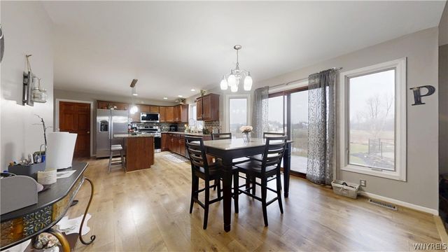 10 Muirfield Lane, Lancaster, NY 14086