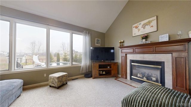 10 Muirfield Lane, Lancaster, NY 14086