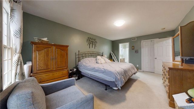 10 Muirfield Lane, Lancaster, NY 14086