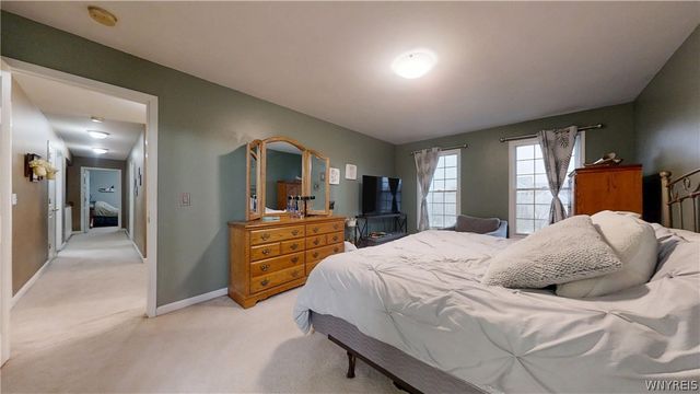 10 Muirfield Lane, Lancaster, NY 14086