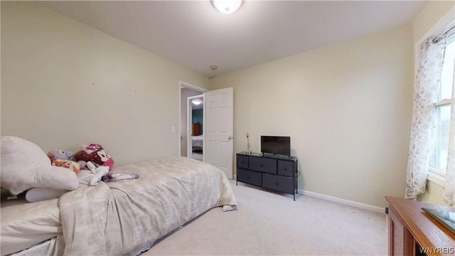 10 Muirfield Lane, Lancaster, NY 14086