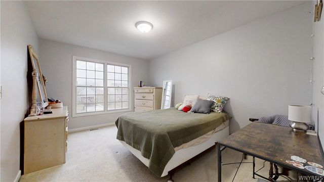 10 Muirfield Lane, Lancaster, NY 14086