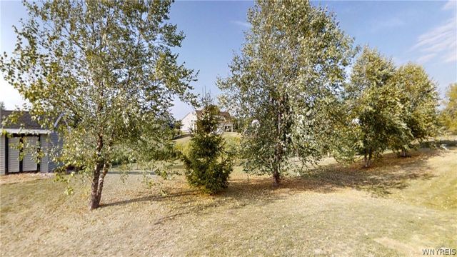 10 Muirfield Lane, Lancaster, NY 14086