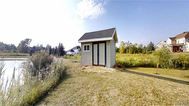 10 Muirfield Lane, Lancaster, NY 14086