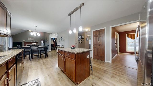 10 Muirfield Lane, Lancaster, NY 14086